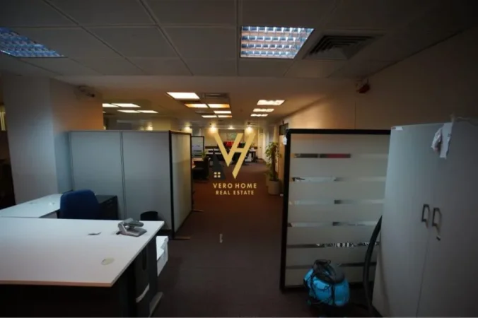 Tirane, jepet me qera zyre Kati 2, 857 m² 12.000 € (RRUGA E KAVAJES)