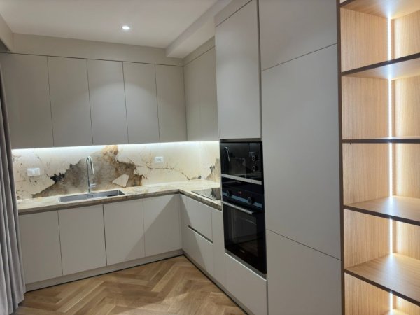 Shqiperi, jepet me qera apartament 1+1 , 93 m² 1.500 € (Liqeni Artificial i Tiranes)