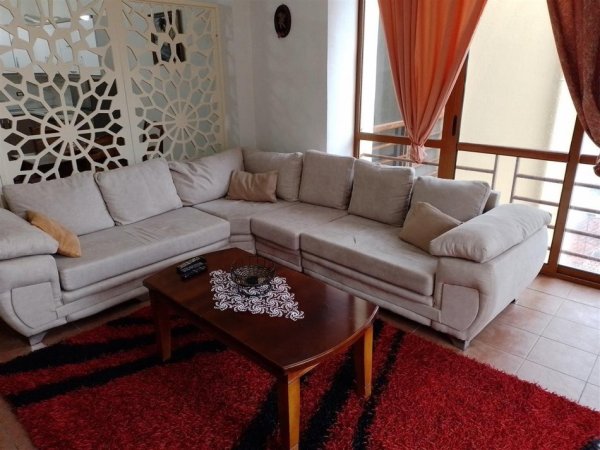 Durres, jepet me qera apartament 1+1 Kati 8, 80 m² 350 € (Pallati Sportit, Durres)