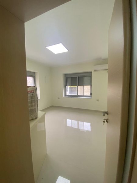 Tirane, jepet me qera apartament 1+1+Ballkon Kati 2, 60 m² 600 € (bardhyl)