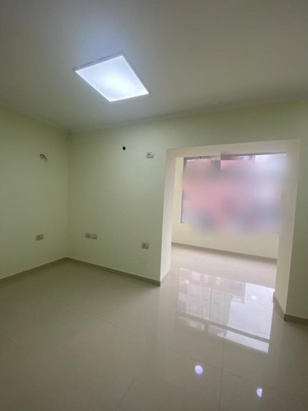 Tirane, jepet me qera apartament 1+1+Ballkon Kati 2, 60 m² 600 € (bardhyl)