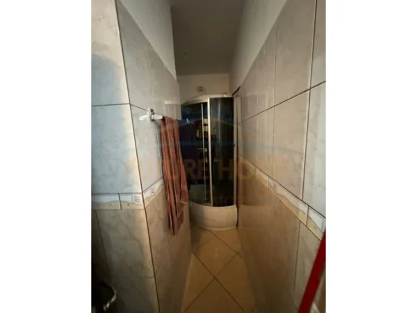 Korce, shitet apartament 2+1 Kati 3, 127 m² 110.000 € (Trekëndëshi, Korçë)