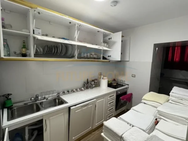 Korce, shitet hotel Kati 0, 125 m² 180.000 € (Pranë Pazarit, Korçë.)