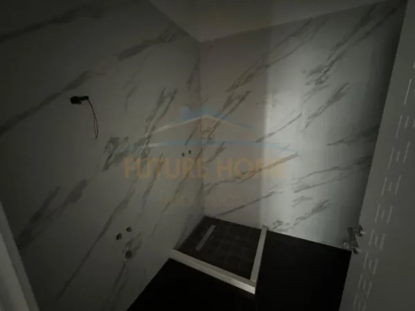 Korce, shitet apartament 2+1+Ballkon Kati 1, 109 m² 78.000 € (Lagjia e re.)