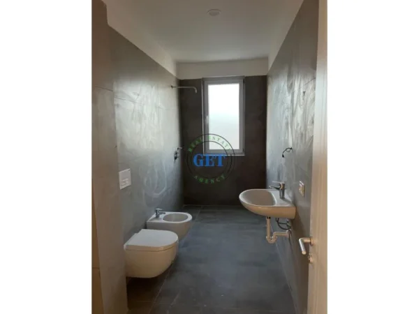 Durres, shitet apartament 1+1+Ballkon Kati 3, 72 m²129600€ (Golem)