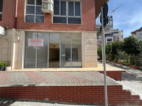 Tirane, shitet ambjent biznesi Kati 0, 170 m² 255.000 € (Fresk)