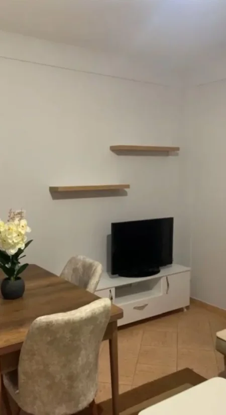 Tirane, jepet me qera apartament 2+1+Ballkon Kati 3, 86 m² 600 € (DON BOSKO)