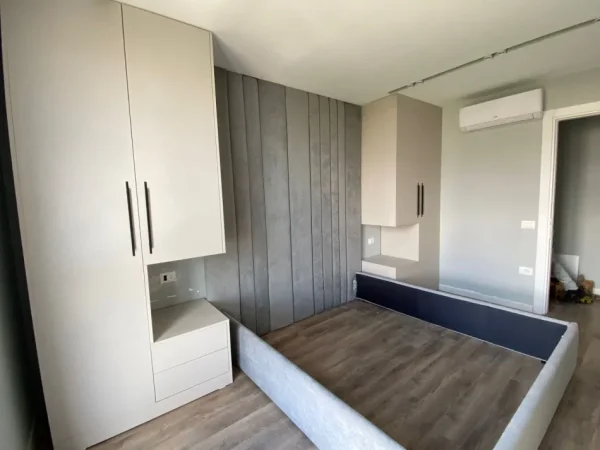 Tirane, jepet me qera apartament 2+1+Ballkon Kati 4, 100 m² 800 € (Rruga e Dibres, Farmacia 10)
