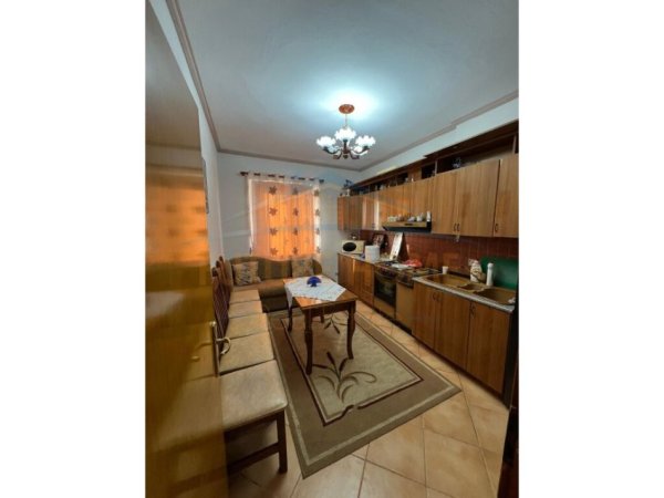 Durres, jepet me qera apartament 2+1 Kati 4, 72 m² 400 € (Qender, Durres)