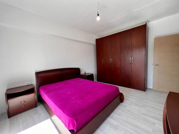 Tirane, jepet me qera apartament 2+1+Ballkon Kati 2, 110 m² 450 € (5 Maji)