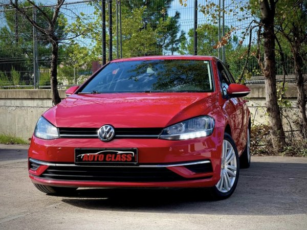 Tirane, shes makine VW GOLF 7 Benzin, e kuqe automatik Kondicioner 77.000 km 12.500 €