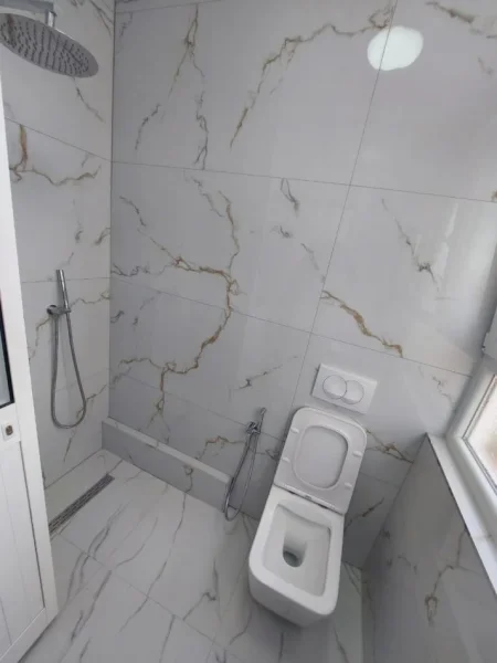 SHITET APARTAMENT 2+1+2 TEK RRUGA E DIBRES, PRANE MEDRESESE TIRANE