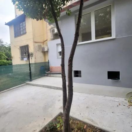 SHITET APARTAMENT 2+1+OBORR , OBJEKT EKZISTUES PRANE MEDRESESE