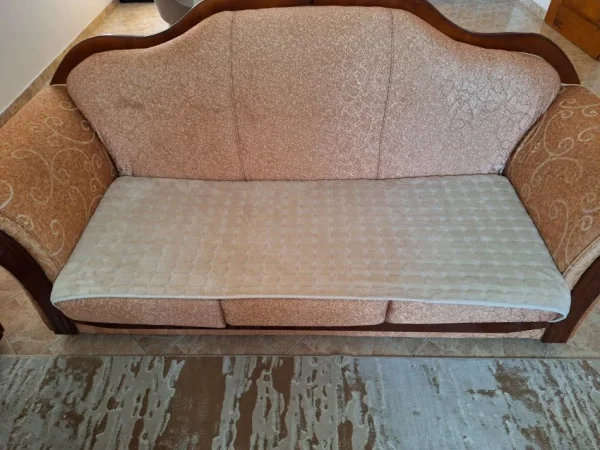 Tirane, shes Divana 200 €