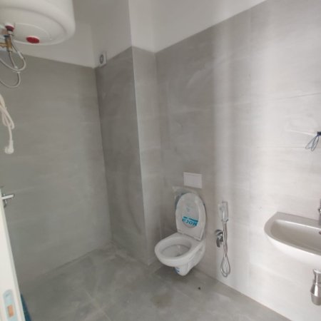 Tirane, jepet me qera apartament 2+1+Ballkon Kati 7, 100 m² 500 € (RRUGA E DIBRES)