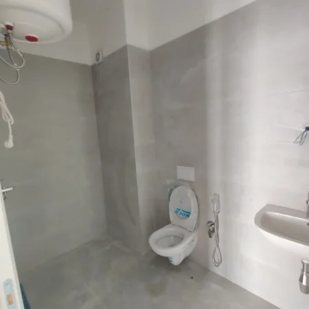 Tirane, jepet me qera apartament 2+1+Ballkon Kati 7, 100 m² 500 € (RRUGA E DIBRES)