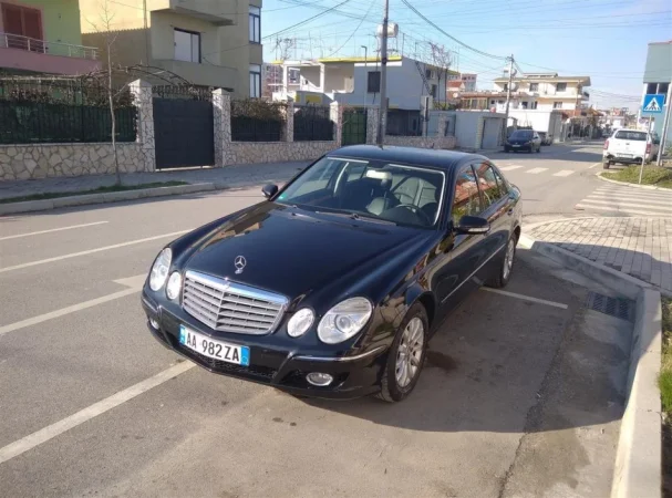 Shitet Mercedes Benz E Class Evo 2008 Nafte, e zeze automatik Kondicioner 302.000 km 5.700 €