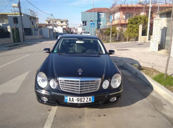 Shitet Mercedes Benz E Class Evo 2008 Nafte, e zeze automatik Kondicioner 302.000 km 5.700 €