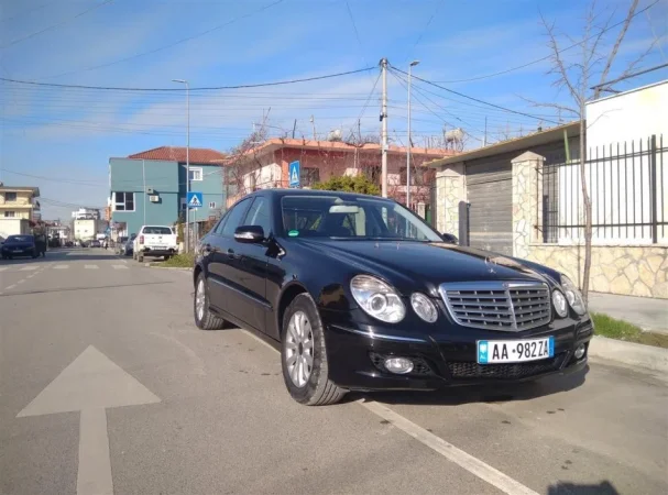 Shitet Mercedes Benz E Class Evo 2008 Nafte, e zeze automatik Kondicioner 302.000 km 5.700 €