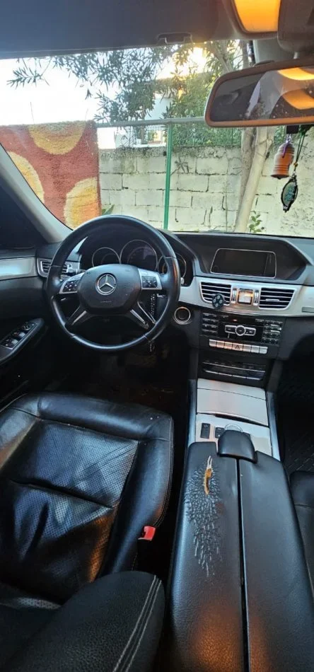 Shqiperi, shitet makine Mercdes - Benz Nafte, e zeze manuale Kondicioner 250.000 km 10.800 €