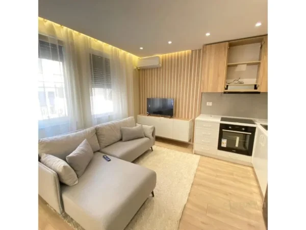 Tirane, shitet apartament 1+1+Ballkon Kati 2, 55 m² 120.000 € (Rruga Frang Bardhi)