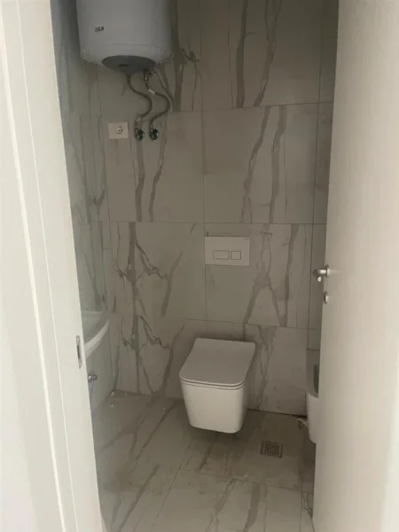 Tirane, jepet me qera apartament 3+1+Ballkon Kati 4, 147 m² 500 € (Kompleksi Orbital)