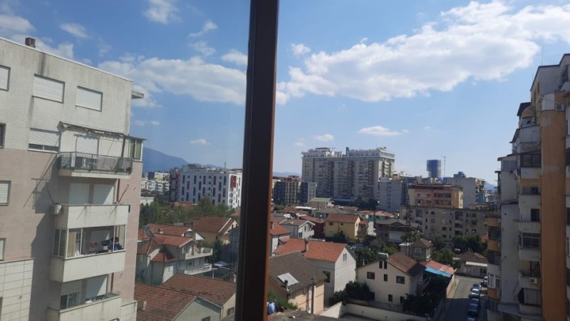 Tirane, jepet me qera apartament 1+1+Ballkon Kati 6, 70 m² 450 € (Don Bosko)