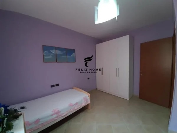 Tirane, jepet me qera apartament 2+1 Kati 10, 103 m² 800 € (QENDER)