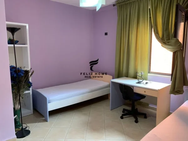 Tirane, jepet me qera apartament 2+1 Kati 10, 103 m² 800 € (QENDER)