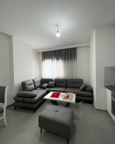 Tirane, jepet me qera apartament 1+1 Kati 4, 70 m² 400 € (Astir)