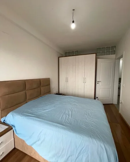 Tirane, jepet me qera apartament 1+1 Kati 4, 70 m² 400 € (Astir)