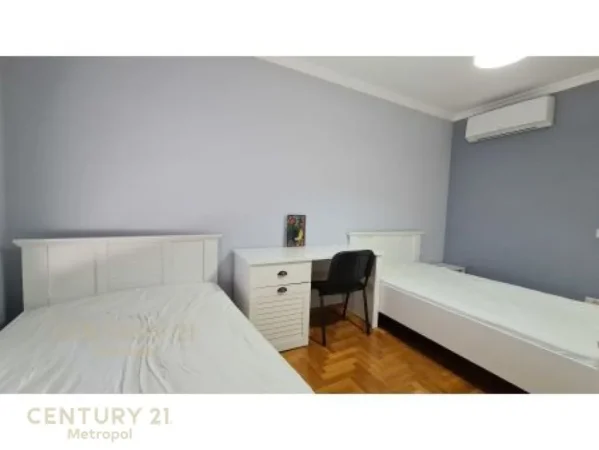 Tirane, jepet me qera apartament Kati 5, 120 m² 1.100 € (qender)