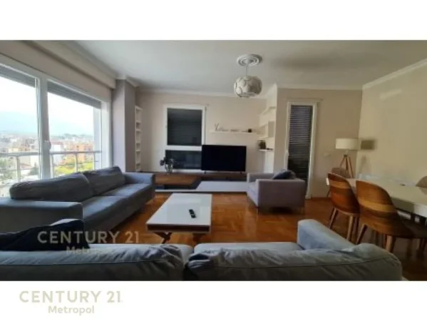Tirane, jepet me qera apartament 2+1+Aneks+Ballkon Kati 5, 120 m² 1.100 € (parlamenti)