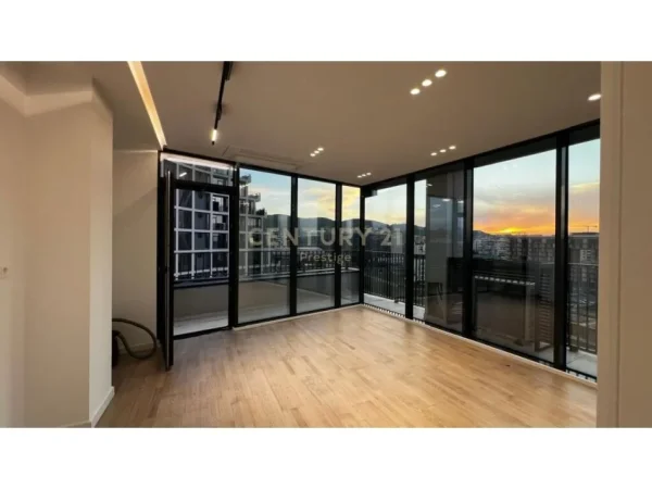 Tirane, jepet me qera apartament 2+1+Aneks+Ballkon Kati 8, 145 m² 2.200 € (LAKE VIEW)