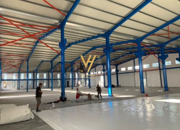 Durres, jepet me qera magazine Kati 0, 2.500 m² 7.500 € (DURRES)