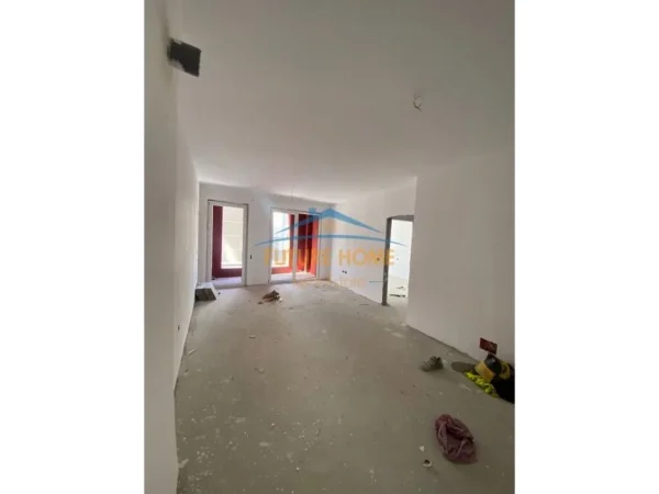 Tirane, shes apartament 2+1+Ballkon Kati 2, 106 m² 175.000 € (jordan misja)