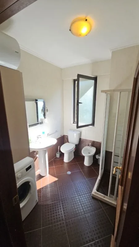 Tirane, shitet apartament 2+1+Aneks+Ballkon Kati 6, 113 m² 305.000 € (Rruga Faik Konica)