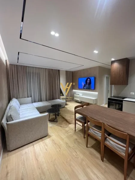 Tirane, jepet me qera apartament 2+1+Ballkon Kati 6, 80 m² 1.600 € (RRUGA E KAVAJES)