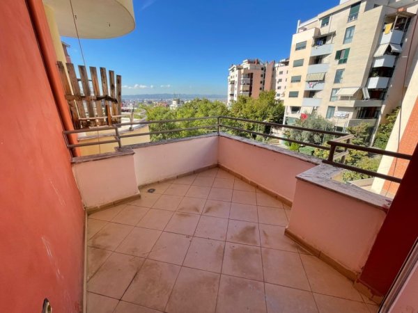 Tirane, jepet me qera apartament 1+1 Kati 3, 70 m² 350 € (Rruga Shefqet Kuka)