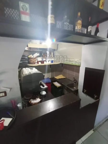 Tirane, jepet me qera ambjent biznesi Kati 0, 82 m² 1.000 € (Stadiumi Dinamo)