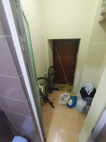 Tirane, jepet me qera ambjent biznesi Kati 0, 82 m² 1.000 € (Stadiumi Dinamo)