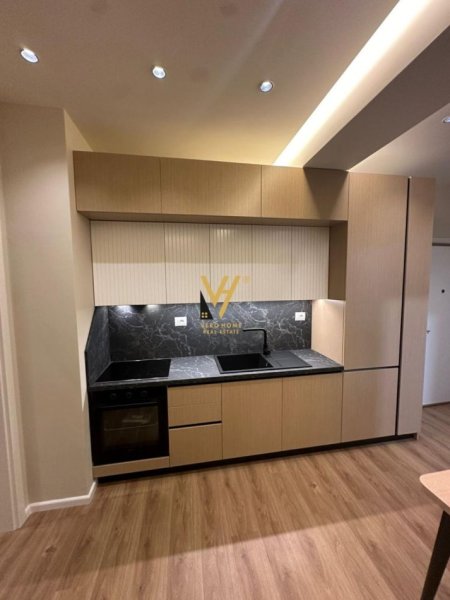 Tirane, jepet me qera apartament 1+1+Ballkon Kati 7, 65 m² 500 € (ALI DEMI)