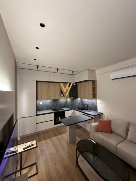 Tirane, jepet me qera apartament 1+1+Ballkon Kati 7, 65 m² 500 € (ALI DEMI)