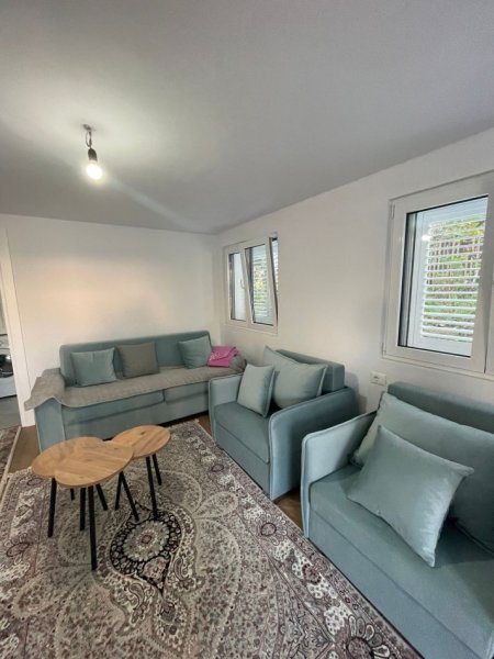 Tirane, jepet me qera garsonier Kati 1, 35 m² 300 € (VILAT GJERMANE)