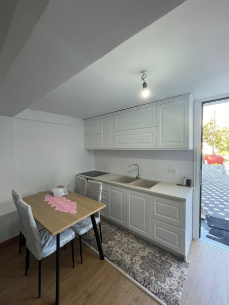 Tirane, jepet me qera garsonier Kati 1, 35 m² 300 € (VILAT GJERMANE)
