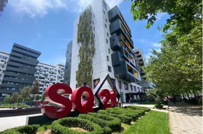 Tirane, jepet me qera dyqan Kati 0, 150 m² 1.800 € (Kompleksi Square 21, Rruga e Kavajes)