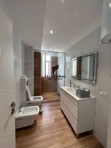 Tirane, shitet apartament 2+1 Kati 3, 120 m² 280.000 € (ISH EKSPOZITA)