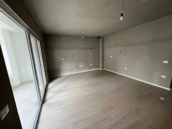 Tirane, jepet me qera zyre Kati 2, 105 m² 450 € (River Residence)