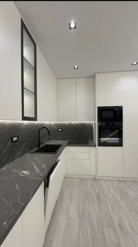 Tirane, shitet apartament 3+1 Kati 9, 111 m² 275.000 € (Kompleksi Delijorgji)