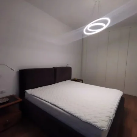 Tirane, shitet apartament 1+1 , 75 m² 165.000 € (Kompleksi Kontakt)